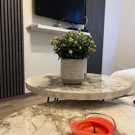 Lovely Apartment In Old Town 400M From City Center Sebilj SJJ Eksteriør billede