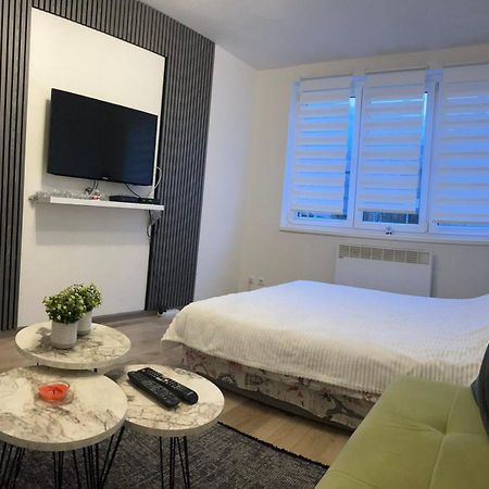 Lovely Apartment In Old Town 400M From City Center Sebilj SJJ Eksteriør billede