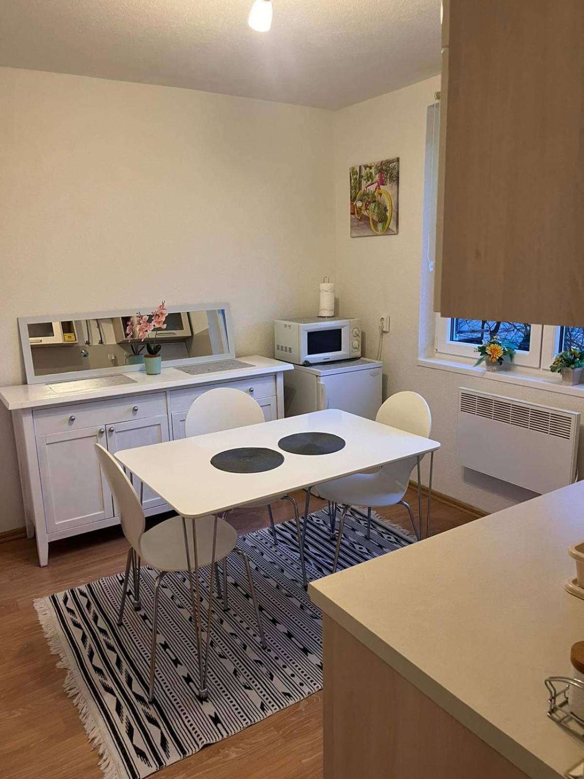Lovely Apartment In Old Town 400M From City Center Sebilj SJJ Eksteriør billede