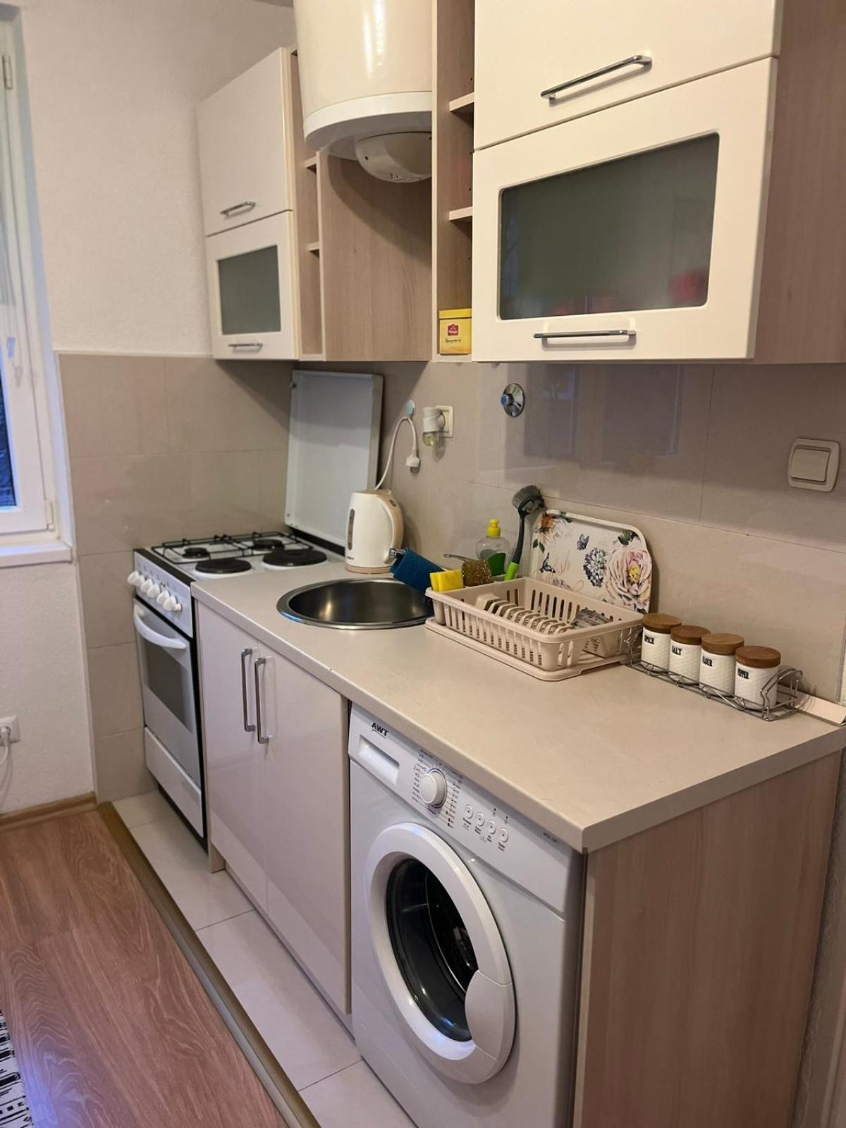 Lovely Apartment In Old Town 400M From City Center Sebilj SJJ Eksteriør billede